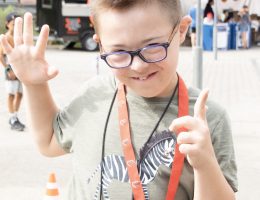 Kinderspielstadt Kind am Spielen